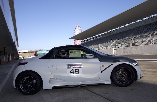 S660は最高のスポーツカー レーシングドライバー 小林崇志選手が自身の愛車で鈴鹿サーキットを走行 Honda Style Web