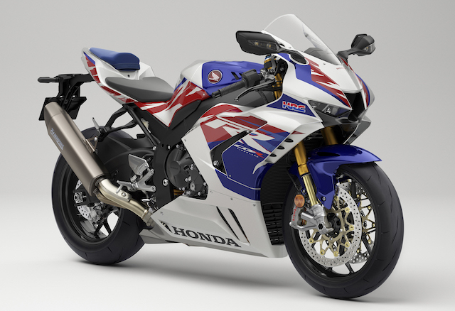 CBR1000RR,ホンダ,オートバイ,大型,二輪,ビッグバイク,限定解除,教習所,ヘルメット